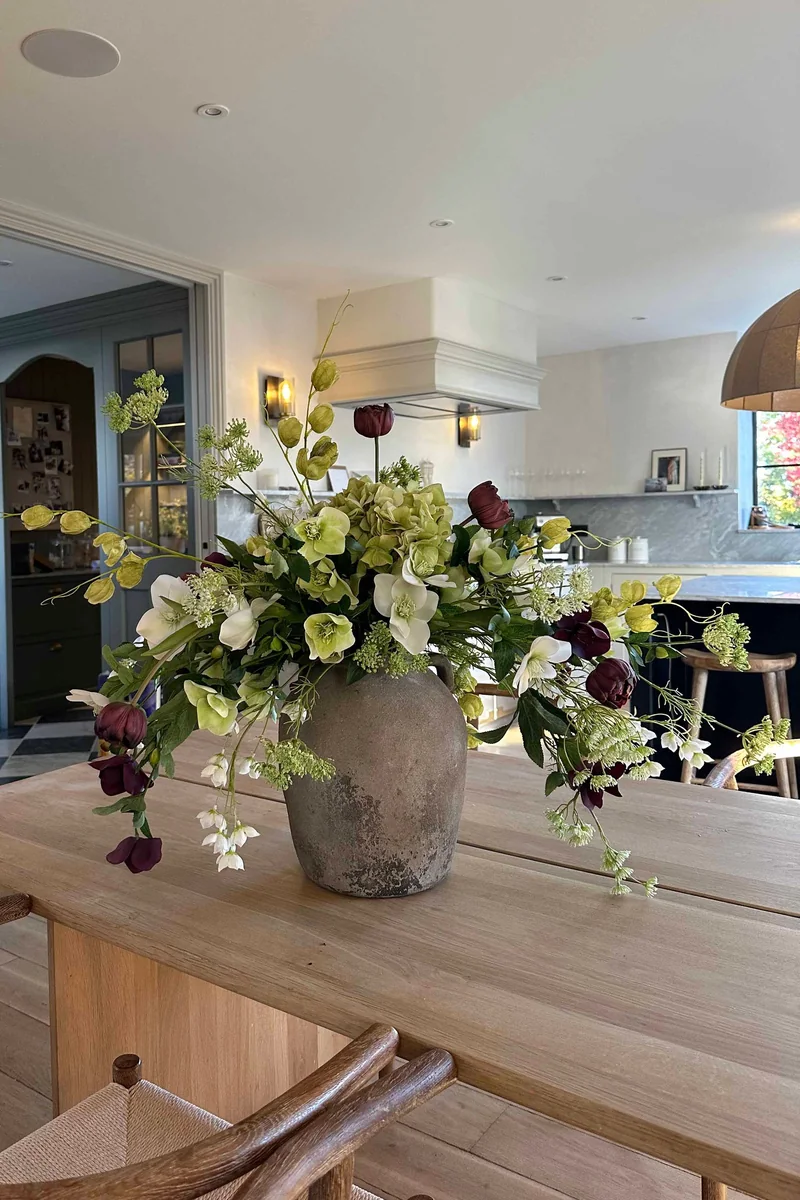 Flower arrangements by RTfact Flowers